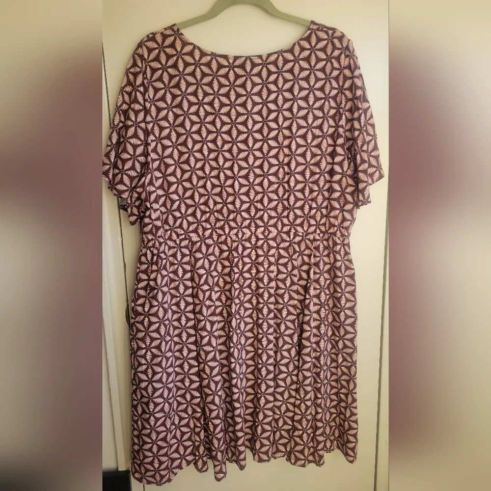 Chic Brown and Cream Geometric Maxi Dress - Picture 7 of 14